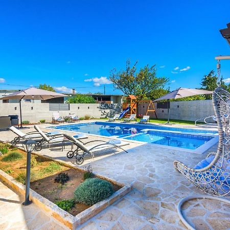 Holiday Home Tower With Private Pool, Sauna And Quads Smilcic Exterior foto