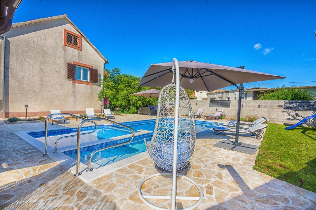 Holiday Home Tower With Private Pool, Sauna And Quads Smilcic Exterior foto